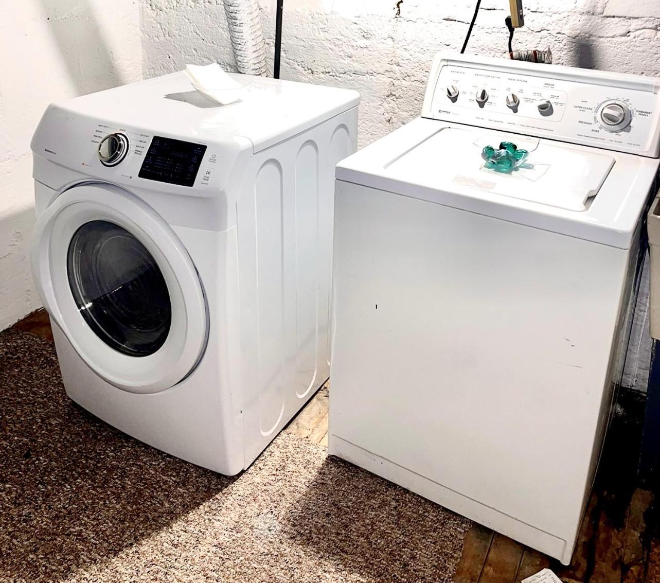 Spacious Home With In-Unit Laundry, Parking, 1Gb Wifi, & Patio Deck روتشستر المظهر الخارجي الصورة